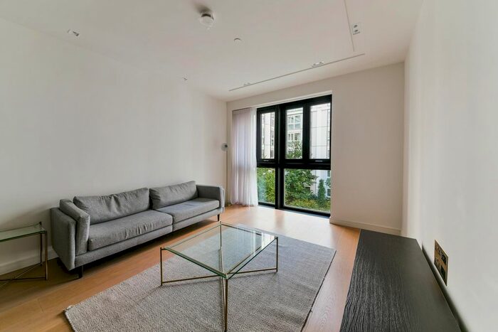 2 Bedroom Flat To Rent In Lincoln Square, Portugal Street, London, WC2A