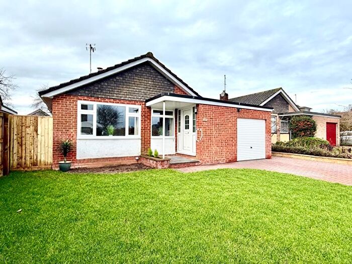 3 Bedroom Bungalow For Sale In Wessington Park, Calne, SN11