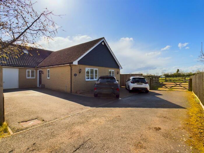 5 Bedroom Detached House To Rent In Manor Close, Farcet, Peterborough, PE7