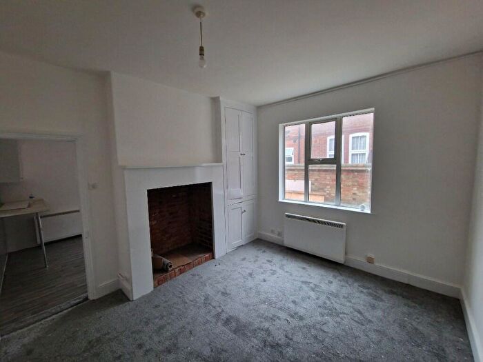 1 Bedroom Flat To Rent In St. Michaels Road, Bedford, Bedfordshire, MK40