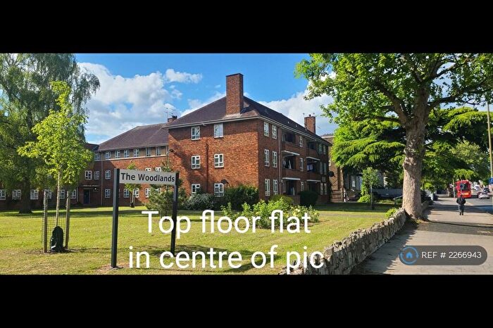 3 Bedroom Flat To Rent In High Road, North Finchley, N12