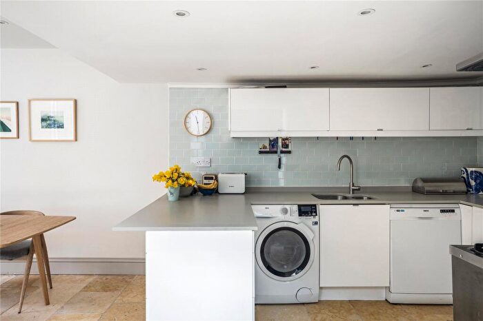3 Bedroom End Of Terrace House For Sale In Appleby Road, Hackney, London, E8 - Photo 10