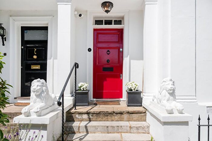 3 Bedroom Terraced House For Sale In St Peter's Villas, Hammersmith Amp; Fulham, London, W6
