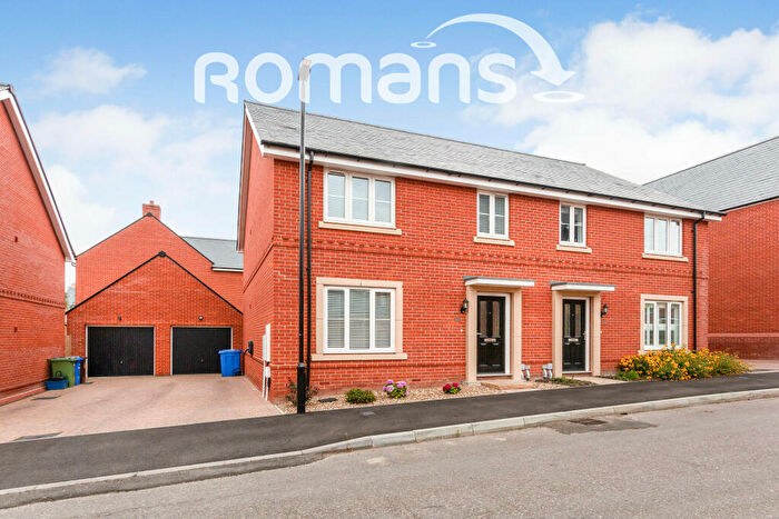 4 Bedroom Semi-Detached House To Rent In Marsh Lane, Aldershot, GU11