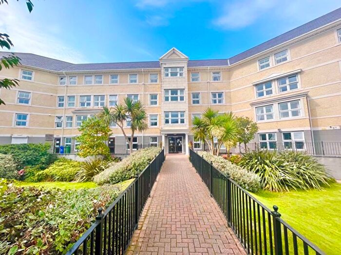 2 Bedroom Flat For Sale In Clarence Road, Llandudno, LL30