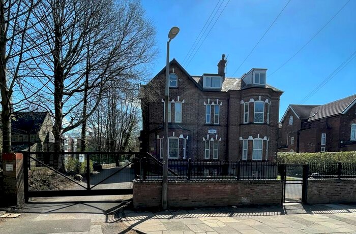 6 Bedroom Flat To Rent In Leicester Avenue, Salford, M7