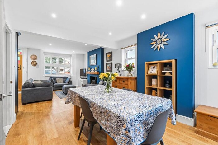 3 Bedroom Semi Detached House For Sale In Albury Road, Merstham, Redhill, RH1