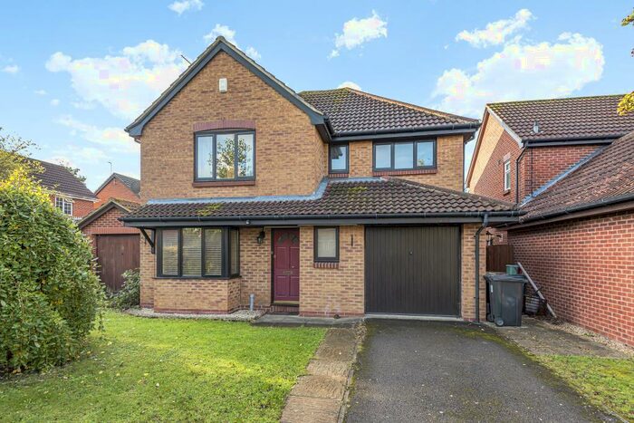 4 Bedroom Semi-Detached House To Rent In Didcot, Oxfordshire, OX11