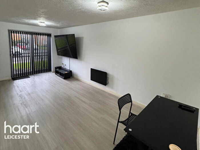 2 Bedroom Apartment For Sale In Strathern Road, Leicester, LE3