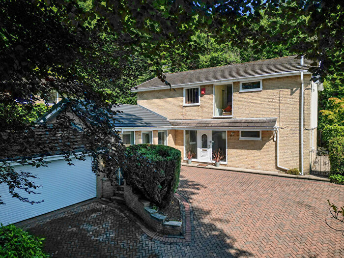 6 Bedroom Detached House For Sale In Church Road, Todmorden, OL14