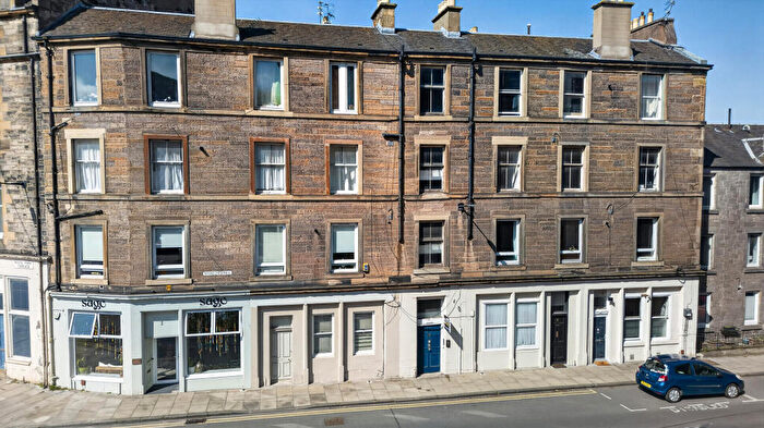 1 Bedroom Flat For Sale In Meadowbank, Edinburgh, EH8