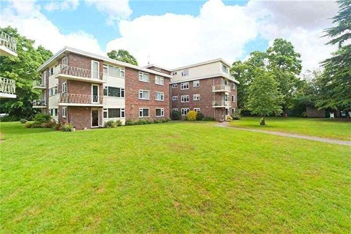 3 Bedroom Flat For Sale In Bramleyhyrst, CR2