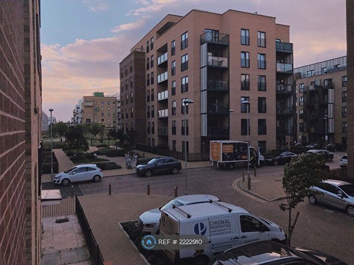 3 Bedroom Flat To Rent In Image Court, Romford, RM7