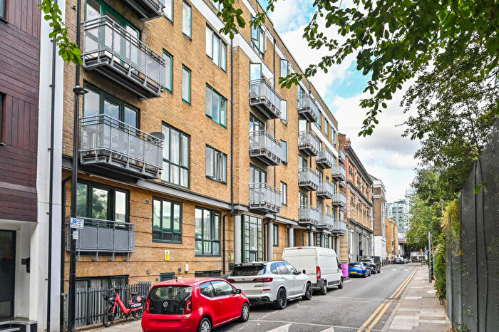 2 Bedroom Flat For Sale In Ensign Street, Tower Hill, London, E1