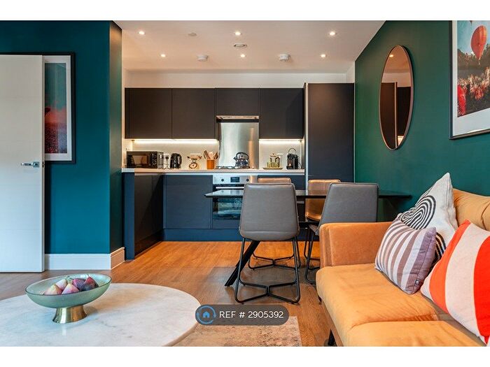 1 Bedroom Flat To Rent In Buckingham House, High Wycombe, HP11