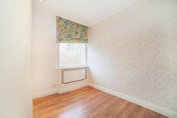 2 Bedroom Flat To Rent In Park Lane, London, W1K