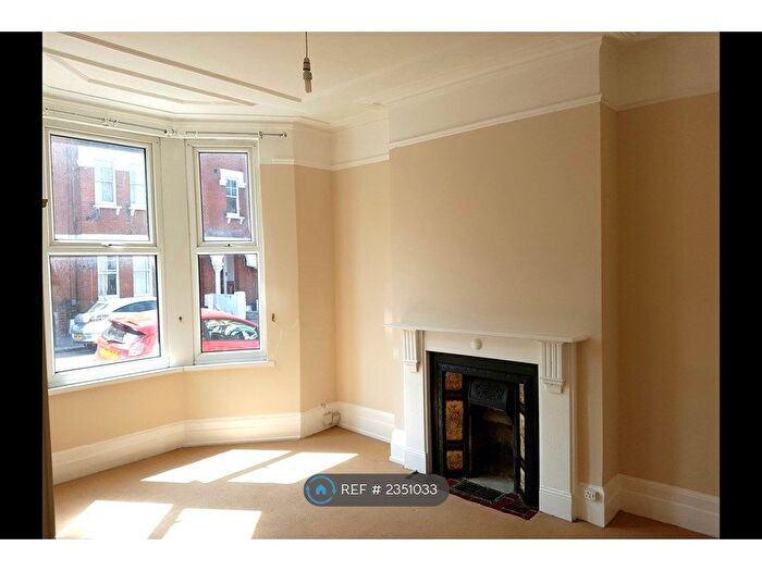 2 Bedroom Flat To Rent In Ulverstone Rd, London, SE27