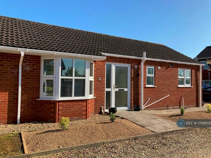 2 Bedroom Bungalow To Rent In Plover Grove, Louth, LN11