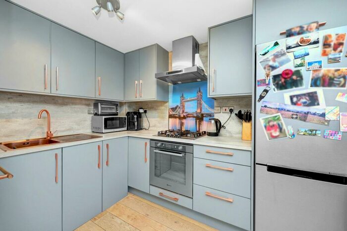 2 Bedroom Flat To Rent In Verney Road, London, SE16