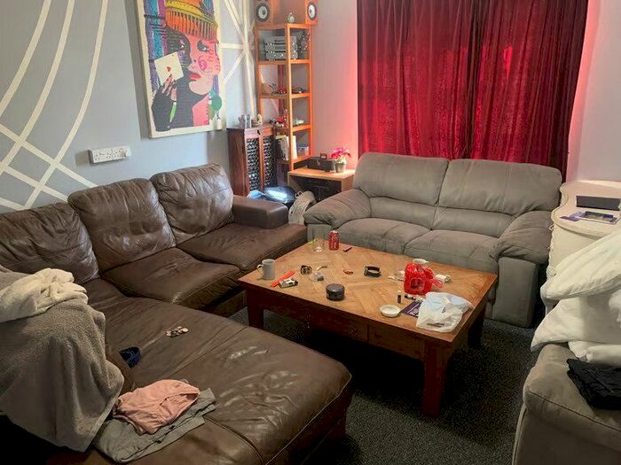 1 Bedroom Flat To Rent In Shepherds Way, South Croydon, CR2