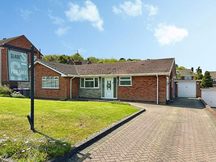 3 Bedroom Semi-Detached Bungalow For Sale In Grosvenor Road, Ettingshall Park, Ettingshall Park, Wolverhampton, WV4