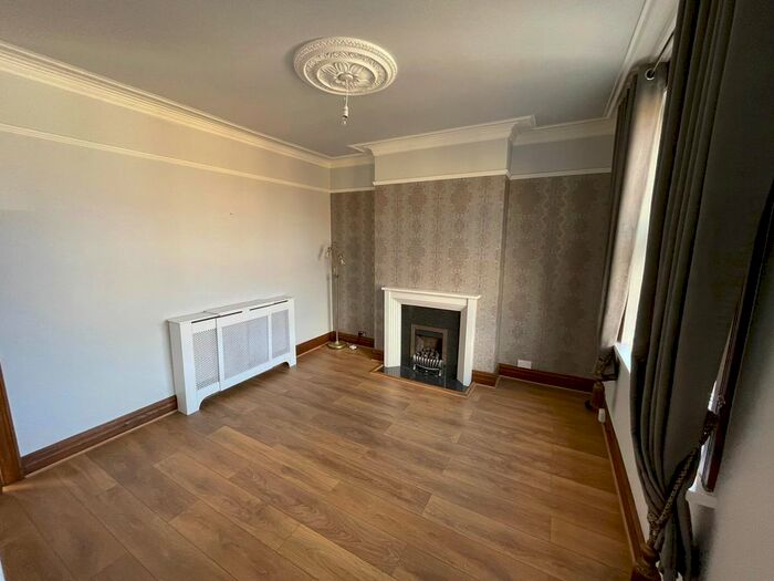 2 Bedroom Terraced House To Rent In Commonside, Hanging Heaton, Batley WF17