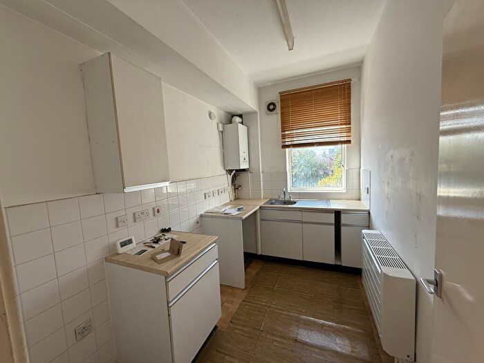 2 Bedroom Flat For Sale In Flat Dane Court, Church Hill, London, E17