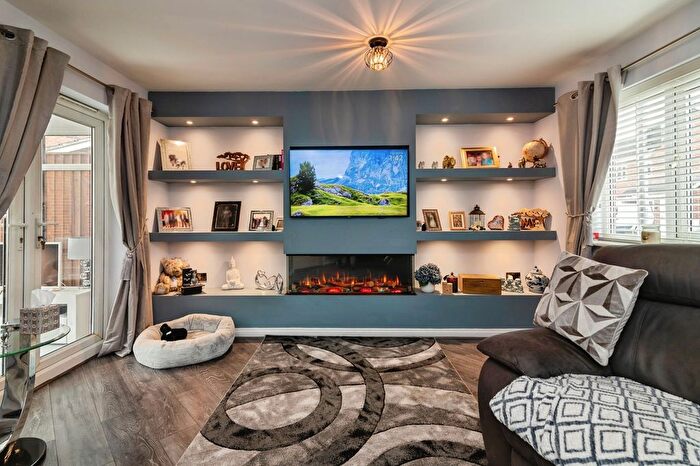 3 Bedroom Semi-detached House For Sale In Almond Way, Nottingham, Nottinghamshire, NG8