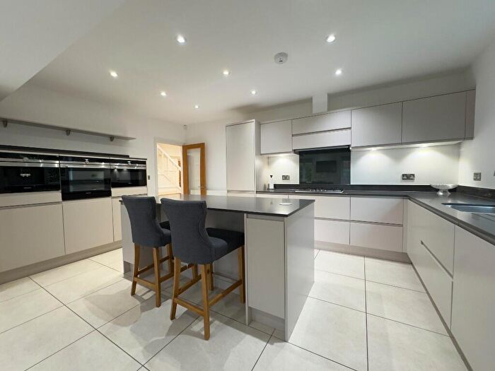 4 Bedroom Detached House To Rent In Bramcote, NG9