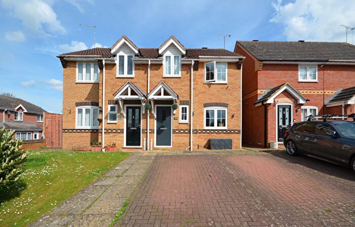 3 Bedroom Semi-Detached House For Sale In Saddlers Way, Raunds, Northamptonshire, NN9