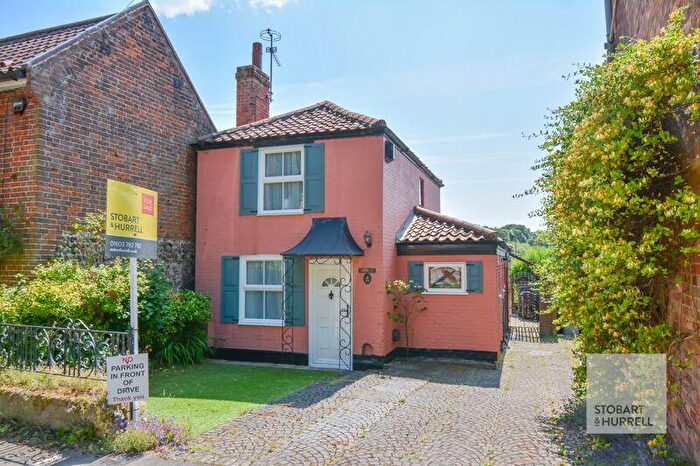 2 Bedroom Detached House For Sale In River View, Anchor Street, Coltishall, Norfolk, NR12