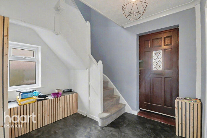 3 Bedroom Semi Detached House For Sale In Spenser Road, Ipswich, IP1