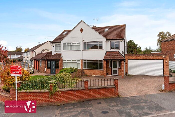 4 Bedroom Semi-Detached House For Sale In Varney Close, Cheshunt, EN7