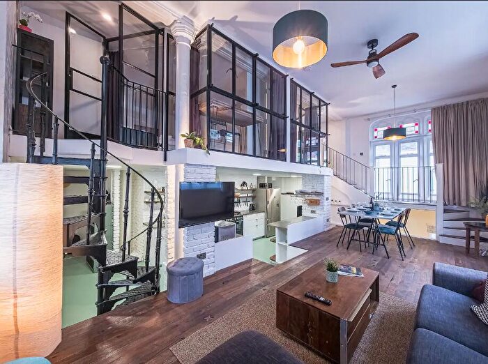 3 Bedroom Flat To Rent In St. Frideswides Mission Hall, Lodore Street, E14