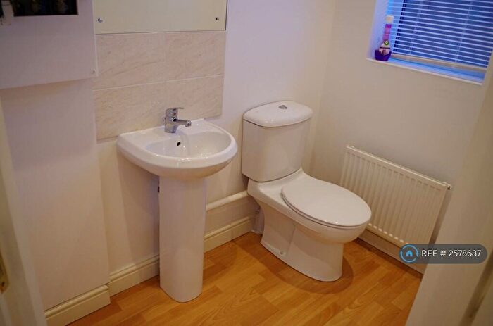 2 Bedroom Flat To Rent In Allen Road, Northampton, NN1