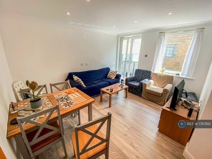 2 Bedroom Flat To Rent In Old Street, London, EC1V