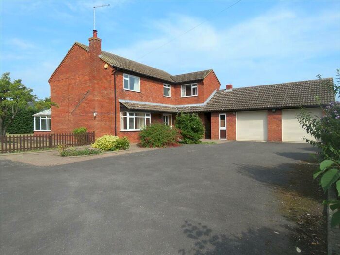 4 Bedroom Detached House To Rent In Cavendish Close, Sawtry, Huntingdon, Cambs, PE28