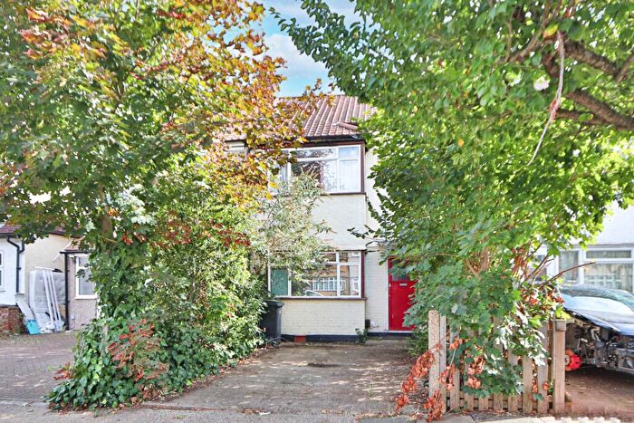 3 Bedroom End Of Terrace House For Sale In Franks Avenue, New Malden, KT3