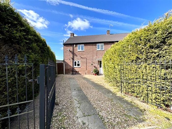 3 Bedroom Semi Detached House For Sale In Worral Avenue, Treeton, Rotherham, S60