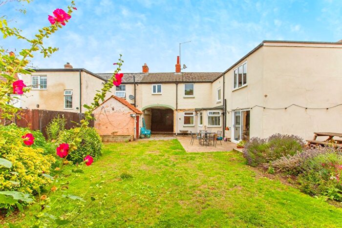 4 Bedroom Link Detached House For Sale In High Street, Ringstead, Kettering, NN14