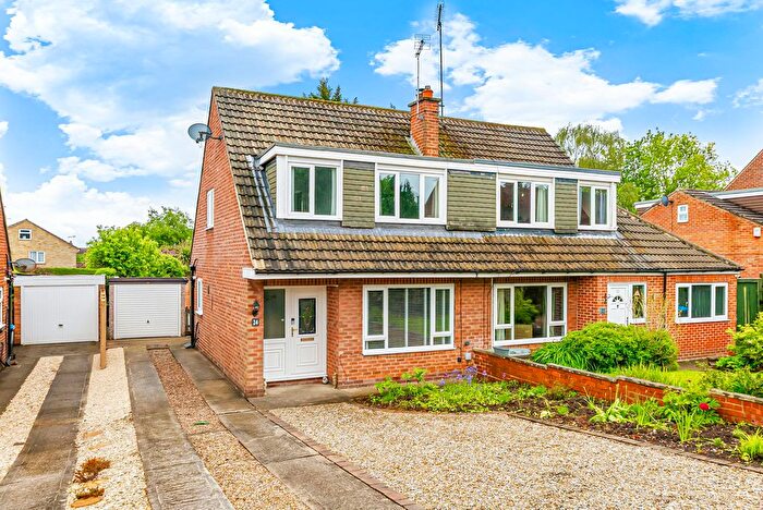 3 Bedroom Property For Sale In Fairways Drive, Harrogate, HG2