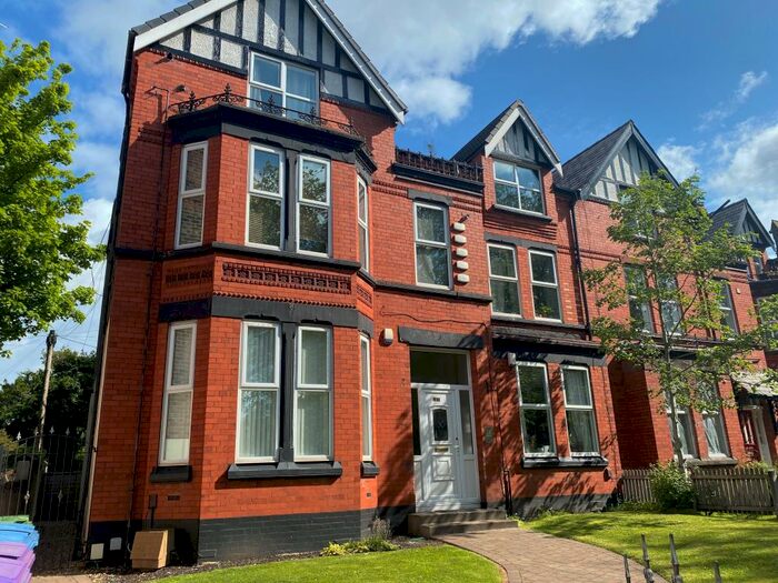 2 Bedroom Flat To Rent In Ullet Road, L17