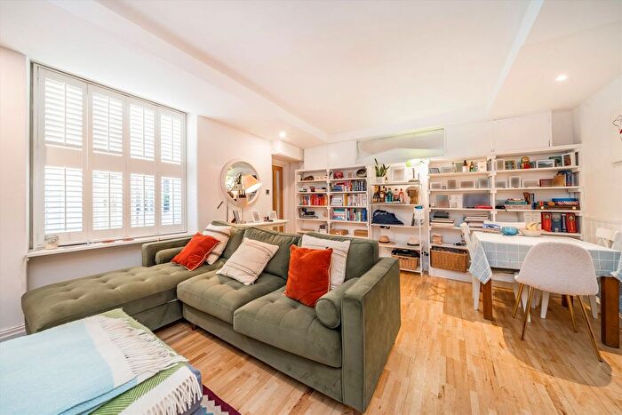 1 Bedroom Flat For Sale In Belgrave Road, Pimlico, SW1V