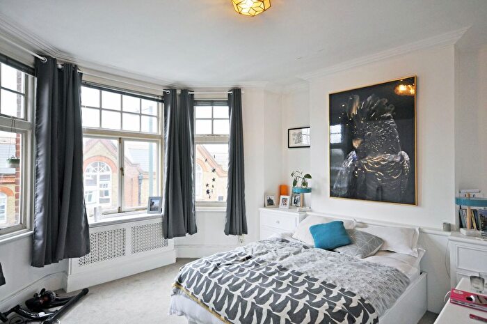 3 Bedroom Flat To Rent In Cowley Mansions, Mortlake High Street, Mortlake, SW14