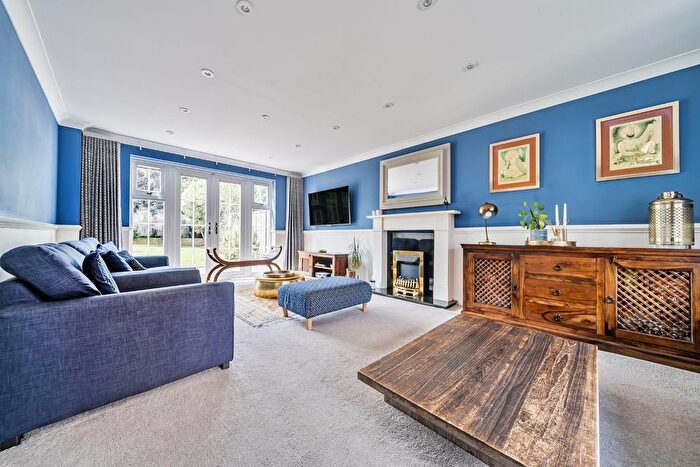 4 Bedroom Detached House For Sale In Pipit Close, Waterlooville, PO8