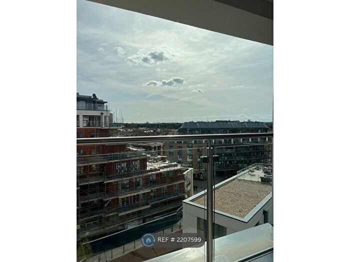 2 Bedroom Flat To Rent In Waterside, Maidenhead, SL6