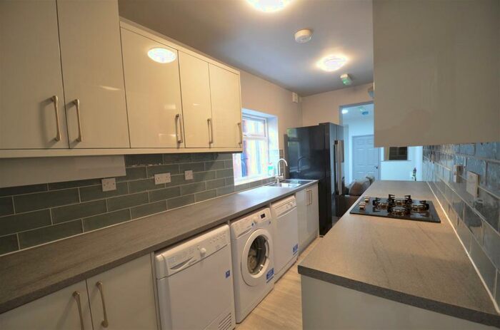 1 Bedroom Terraced House To Rent In Student Spare Room & House Share Selly Oak, Birmingham, B29