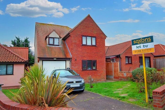 5 Bedroom Detached House To Rent In Swan Close, Colchester, Essex, CO4