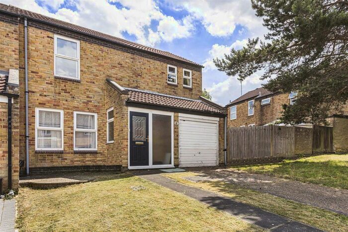 3 Bedroom End Of Terrace House For Sale In Great Innings North, Watton At Stone, Hertford, SG14