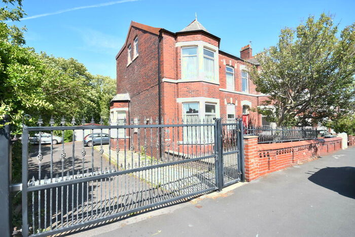 1 Bedroom Flat To Rent In St Andrews Road South, Lytham St. Annes, FY8